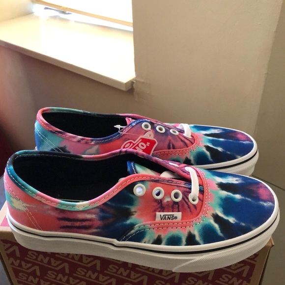 Vans - Picture 3 of 8